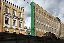 Moscow, Sadovnicheskaya 9 demolished and wrapped in fake shrouds (2).jpg