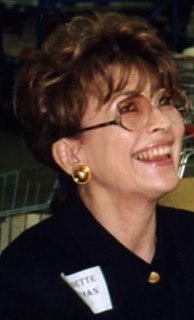 <span class="mw-page-title-main">Nanette Newman</span> English actress and author