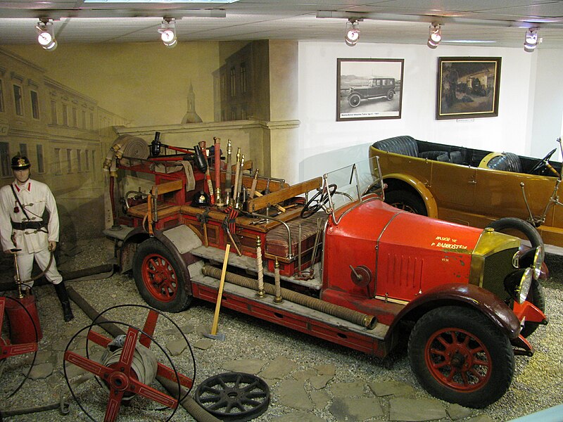 File:Nesselsdorf T fire engine.jpg