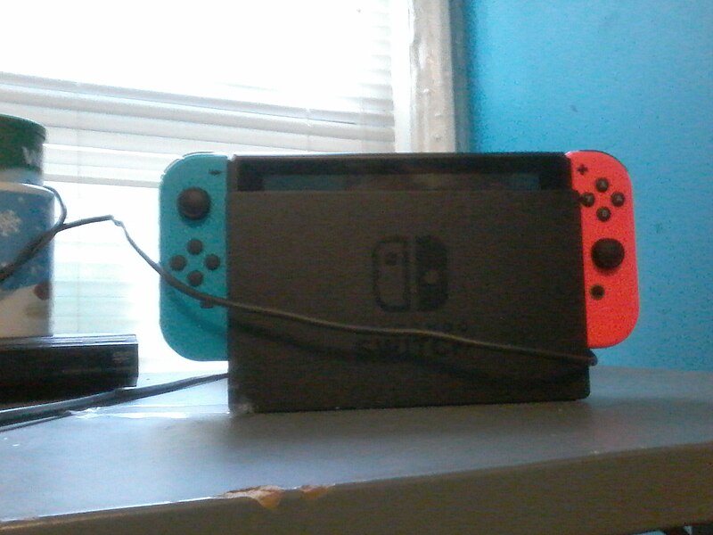 File:Nintendo Switch Dock AND Gamepad.jpg