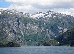 Norddalsfjorden close, Tafjorden behind
