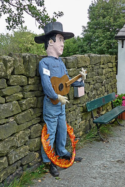 File:Norland Scarecrow Festival 2015 20.jpg