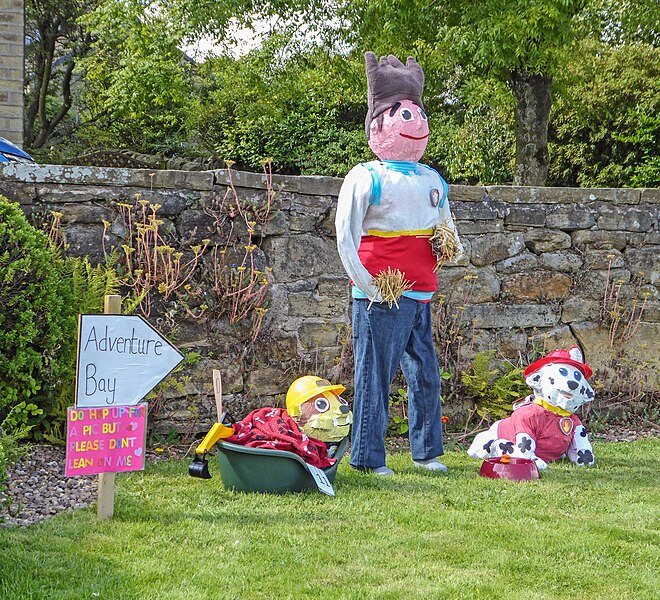 File:Norland Scarecrow Festival 2017 12.jpg