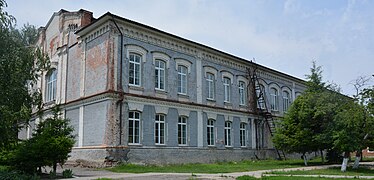 Le gymnasium de garçons classé[4].