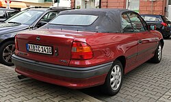 Opel Astra Cabriolet (50578844427) (cropped).jpg