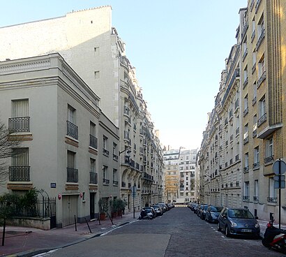 Comment aller à Rue Victorien Sardou en transport en commun - A propos de cet endroit