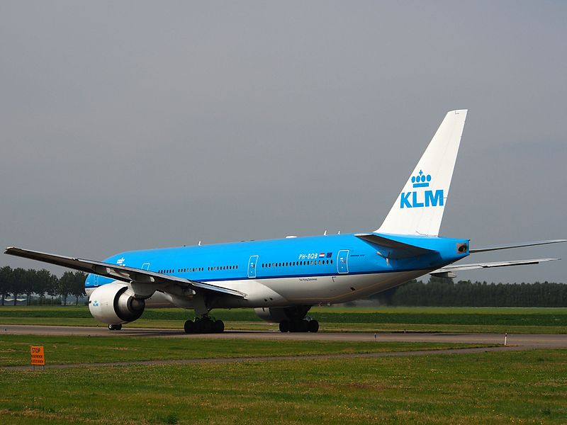 File:PH-BQB KLM Royal Dutch Airlines Boeing 777-206(ER) taxiing 13july 2013 picA.JPG