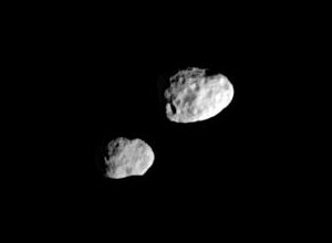 Epimetheus (lower left) and Janus (right) seen on 20 March 2006, two months after swapping orbits. The two moons appear close only because of foreshor