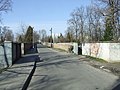 Ulica Sowińskiego dzieląca cmentarz na 2 części