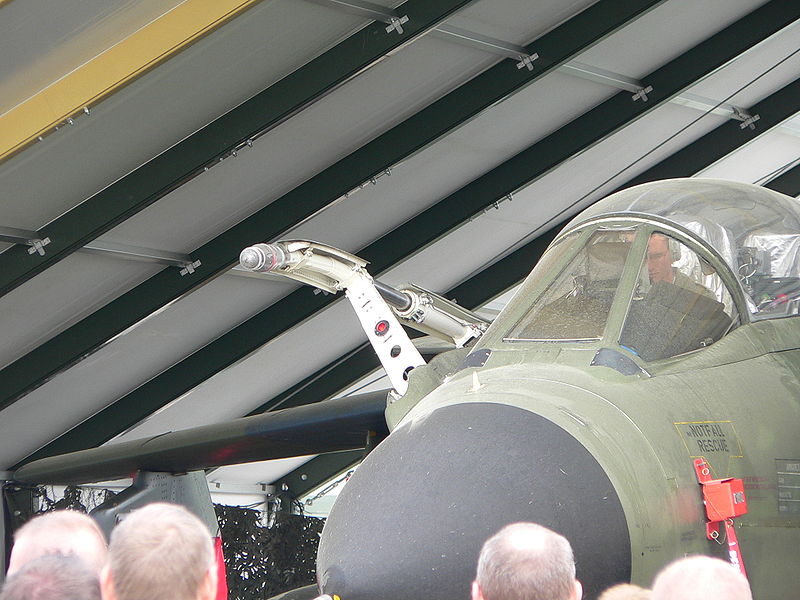 File:Panavia Tornado Tankruessel.jpg