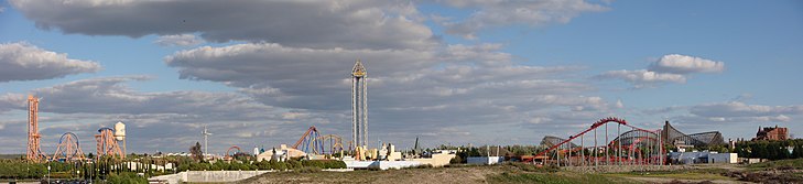 Panorámica du Parque Warner à Madrid - panoramio.jpg