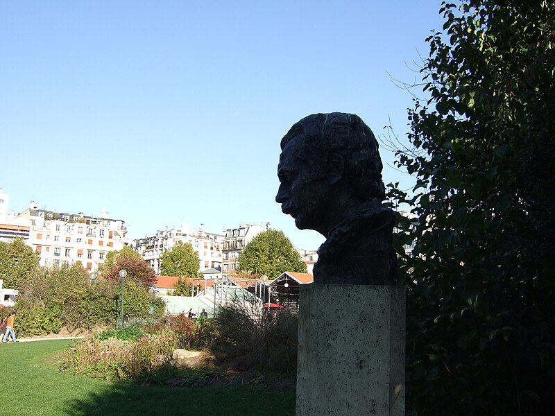 File:Parc Brassens statue1.jpg