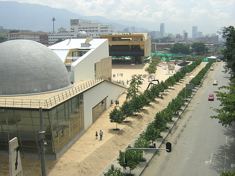 File:Parque de los Deseos(2)-Medellin.JPG