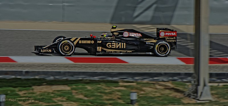 File:Pastor Maldonado Bahrain 2015.jpg