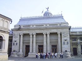Die Paleis van die Roemeense Patriargaat (voorheen die Paleis van die Kamer van Afgevaardigdes) in Boekarest, Roemenië.