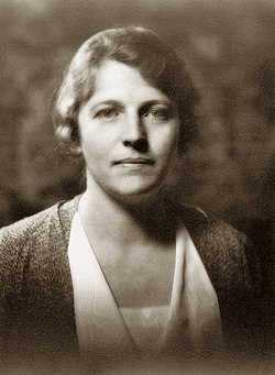 Pearl Buck arredol de 1932 en una fotografía d'Arnold Genthe.