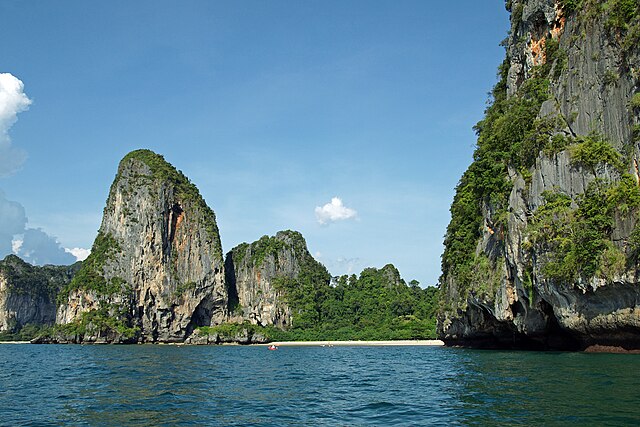 Railay Beach - Wikipedia