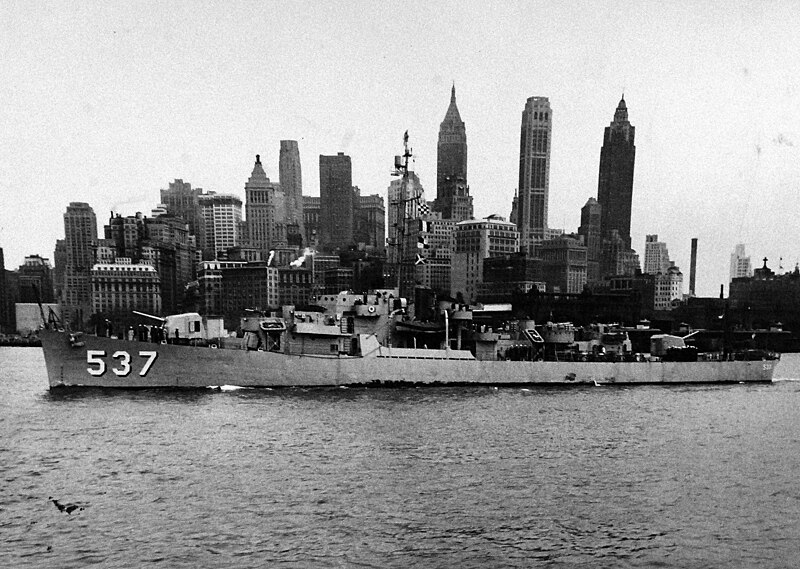 File:Port view of USS Rizzi (DE-537) at Brooklyn Navy Yard, May 1952 (80-G-442916).jpg