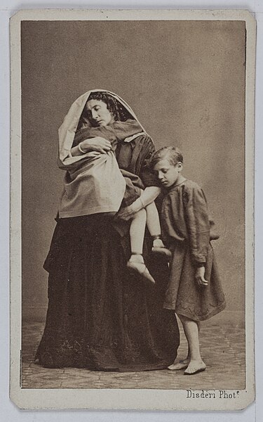 File:Portrait d'Adélaïde Ristori (1822-1906), tragédienne italienne, dans Médée avec deux enfants. PH55873.jpg