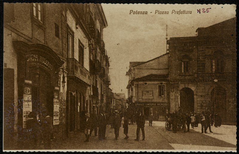 File:Potenza- Piazza Prefettura BNPZ.tif