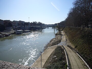 File:Prati_-_Lungotevere_Michelangelo_e_ponte_Nenni_1110905.JPG