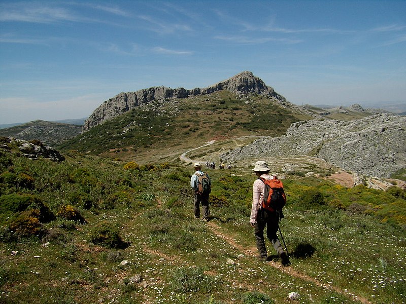 File:Puerto del Viento y Cancho La Pepa (3814464276).jpg