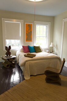 A room in the Vanessa Noel Hotel Green on Nantucket Island ROOM IN VANESSA NOEL HOTEL GREEN.jpg