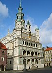 Các lô gia ba tầng thời Phục Hưng tại tòa thị chính Poznań, Ba Lan.