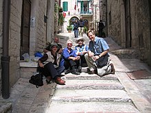 Steves with tourists in Italy Rick Steves Italy 2005.jpg