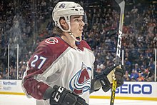 Description de l'image Ryan Graves playing with the Avalanche in 2020 (Quintin Soloviev).jpg.