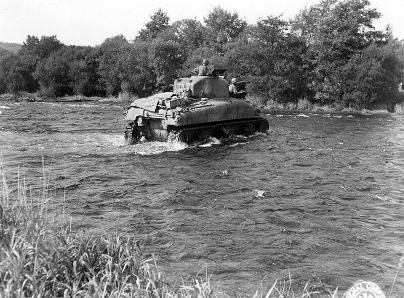 File:SC 195715 - Tank of 191st Tank Bn. crossing Moselle River north of Arches to give support to 3rd Bn. of 179th Regt., 45th Div. (52608265502).jpg