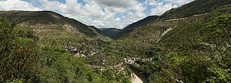 Saint-Chély-du-Tarn village, in the Tarn gorges, south of France