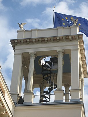 So kommt man zu Schloß zinnitz mit den Öffentlichen - Mehr zum Ort Hier