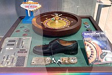 The Eudaemonic Pie display, including Farmer's roulette shoe computer, at the Heinz Nixdorf MuseumsForum ShoeComputer-1.jpg