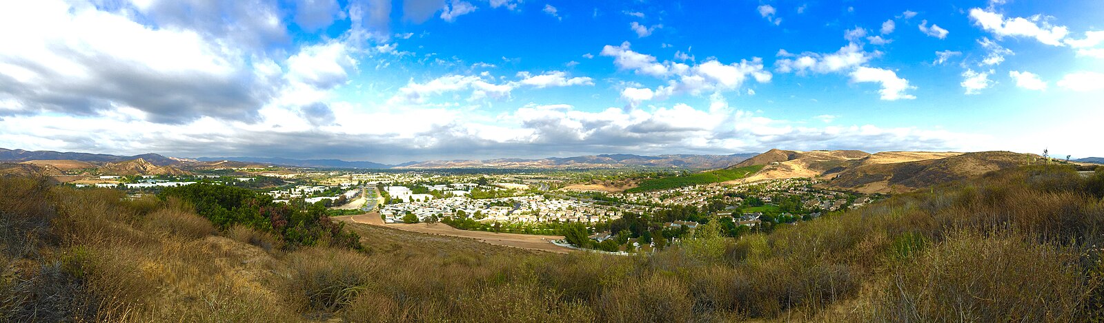 Panoramic skyline of Simi Valley from its western end, Tierra Rejada Park, with bordering Simi Hills in the far-background to the north, south, and east