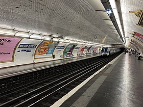 Les quais, vus en direction du sud de la ligne.