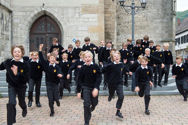 File:Tölzer Knabenchor.jpg