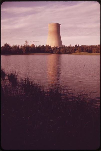 File:THE TROJAN NUCLEAR PLANT ON THE BANKS OF THE COLUMBIA RIVER PORTLAND GENERAL ELECTRIC IS CONSTRUCTING THE PLANT. THE... - NARA - 548035.tif