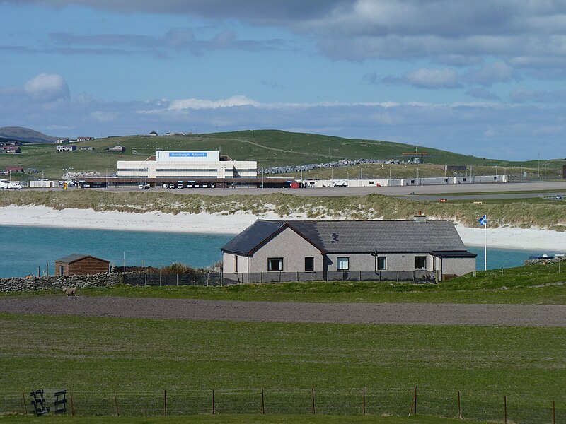 File:Terminal building - geograph.org.uk - 3974718.jpg