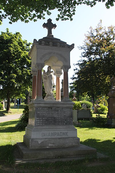 File:Théâtre Laurier-Palace Monument commémoratif.JPG