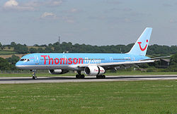 Thomsonfly.b757-200.g-byat.bristol.arp.jpg