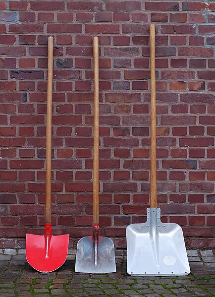 File:Three shovels.JPG