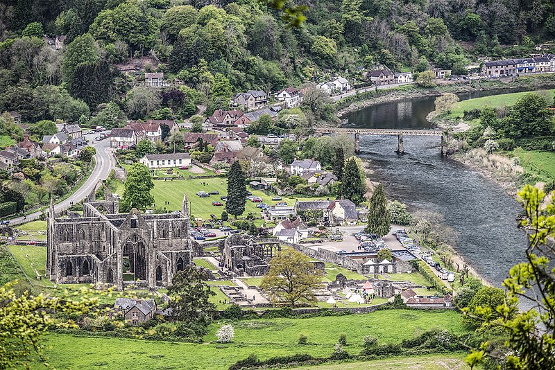 File:Tintern village.jpg