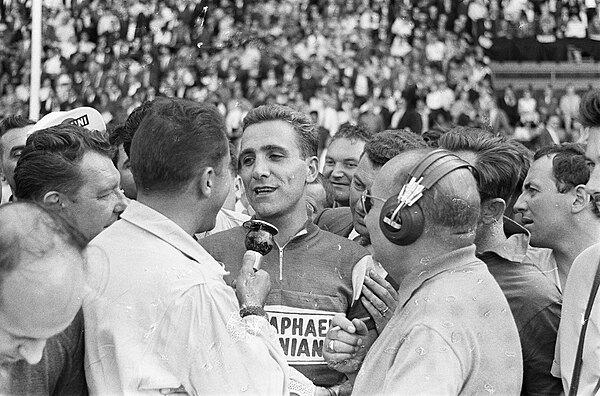 Rivière giving an interview during the 1960 Tour de France