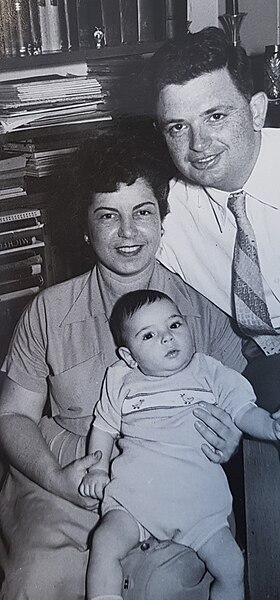 File:Translator and Writer Dror Oron with her husband Yossef Oron and her son Raphael Oron.jpg