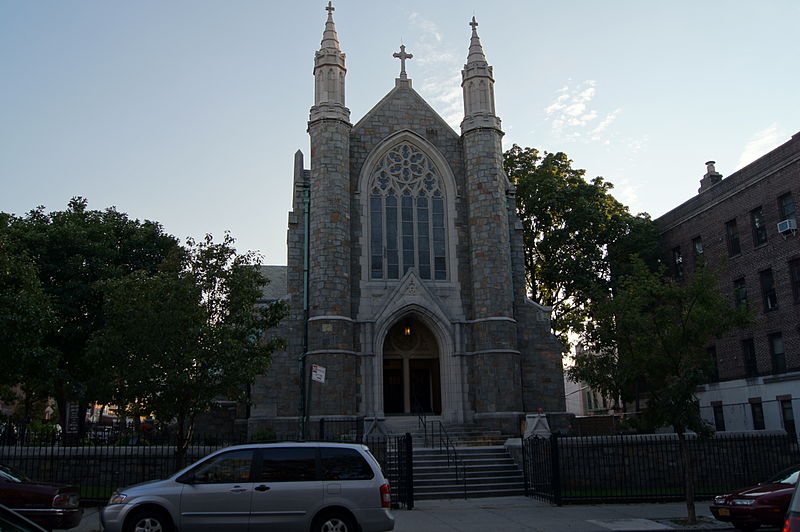 File:Trinity Lutheran Church. Center, close-up, across..JPG