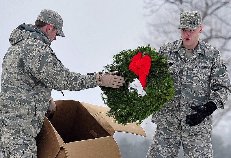 File:USAFA wreath laying Dec. 2011.jpg