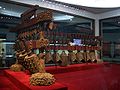 Orchestre du marquis Yi de Zeng [10]. Bois et bronze, poids total 2 500 kg. Début des « Royaumes combattants ». Wuhan, Musée de la province du Hubei