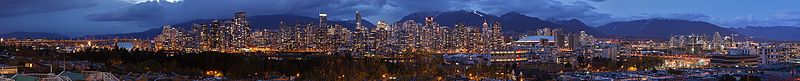 Panorama Vancouver ketika waktu senja.