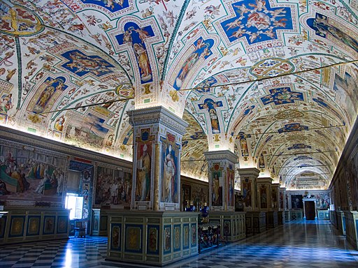 512px-Vatican-Musée-Intérieur.jpg (512×384)
